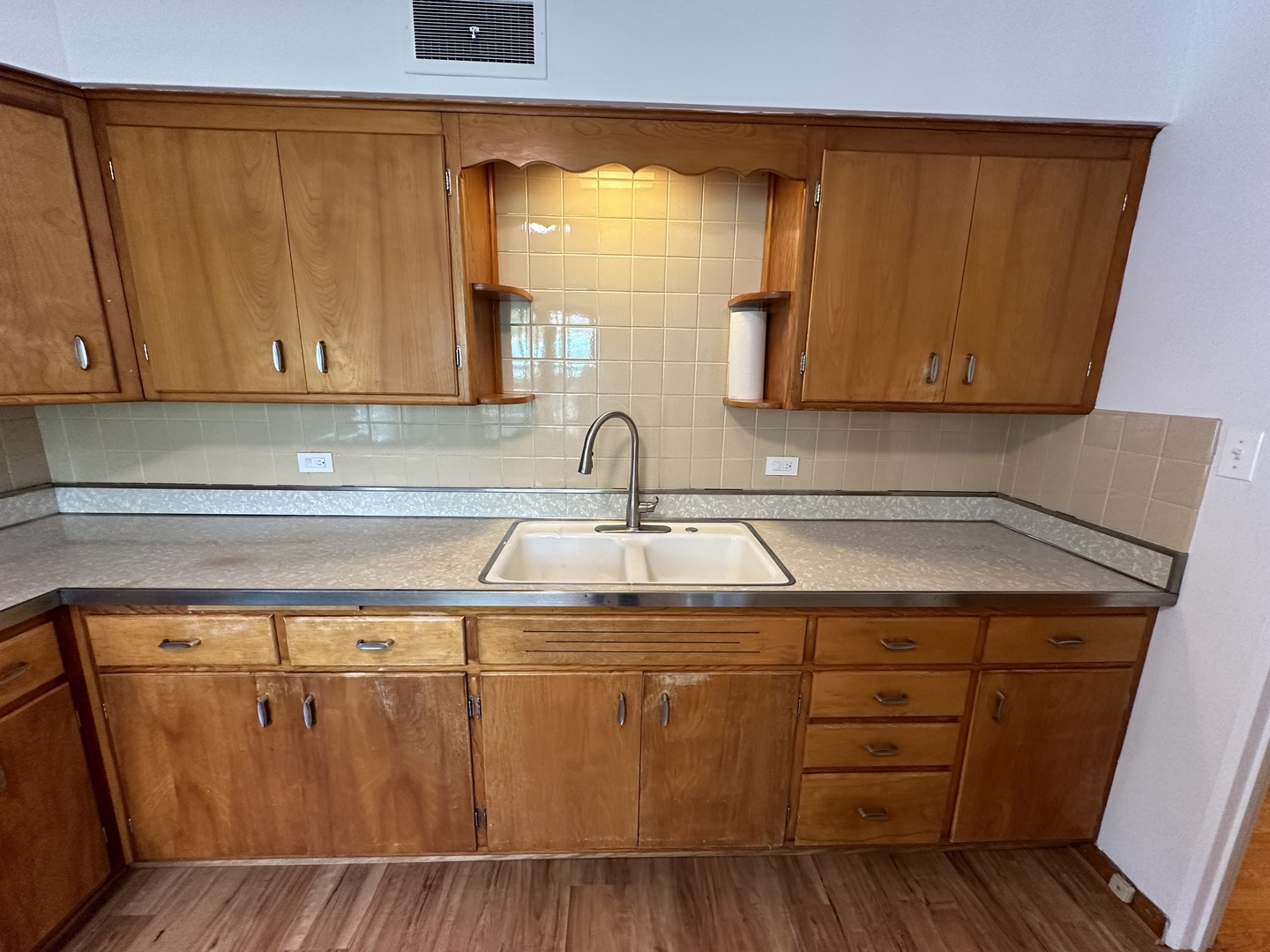 210 West Quincy Street Riverside, IL 60546 - Photo 14 of 26 Gallery Image 14