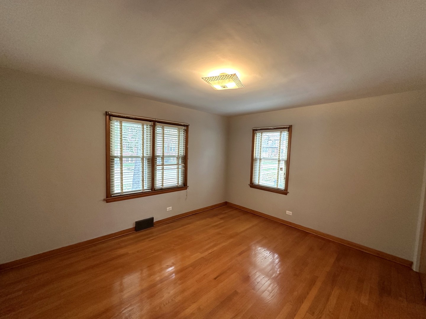 210 West Quincy Street Riverside, IL 60546 - Photo 6 of 26 Gallery Image 6