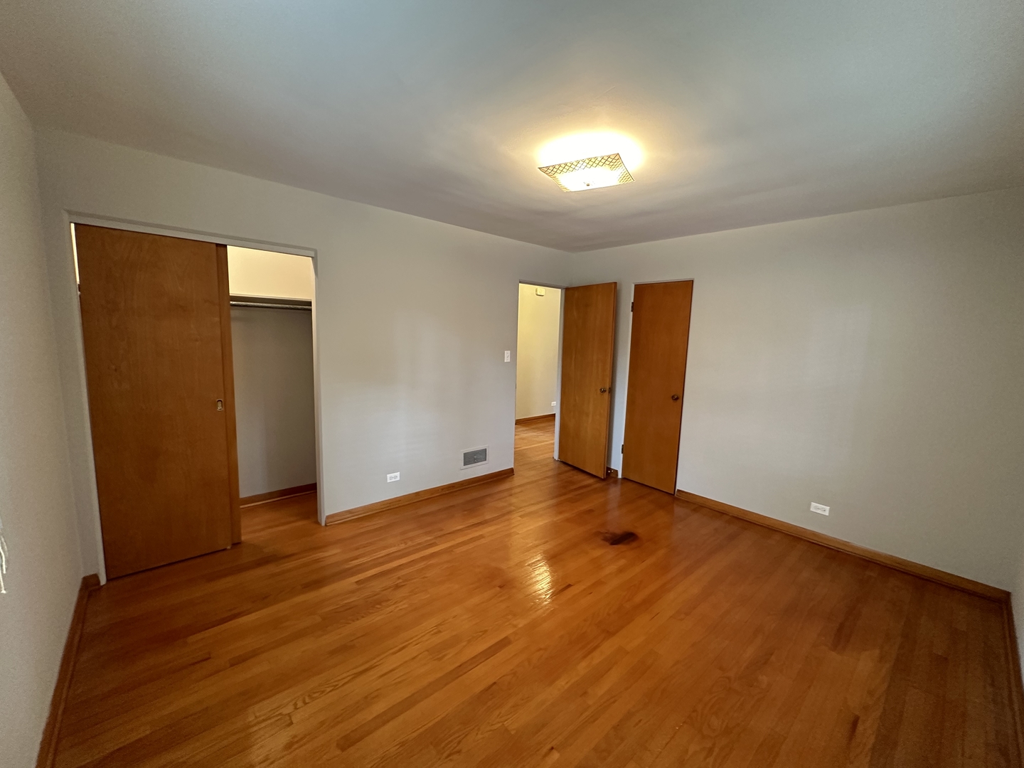 210 West Quincy Street Riverside, IL 60546 - Photo 8 of 26 Gallery Image 8