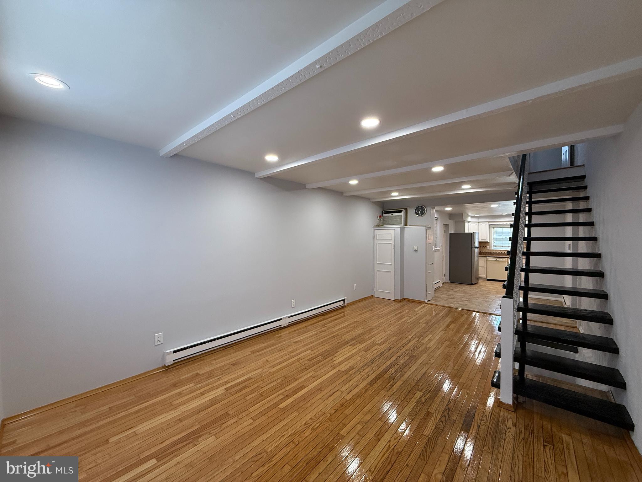 2425 South Warnock Street Philadelphia, PA 19148 - Photo 1 of 19