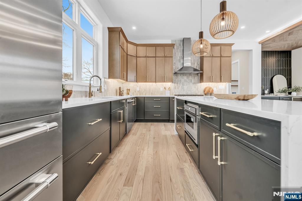 623 Alberta Drive Paramus, NJ 07652 - Photo 13 of 48