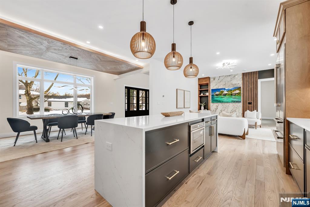 623 Alberta Drive Paramus, NJ 07652 - Photo 14 of 48