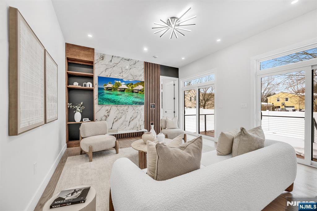 623 Alberta Drive Paramus, NJ 07652 - Photo 19 of 48