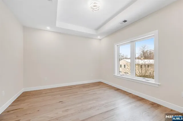 $1,999,995 | 623 Alberta Drive, Paramus, NJ 07652