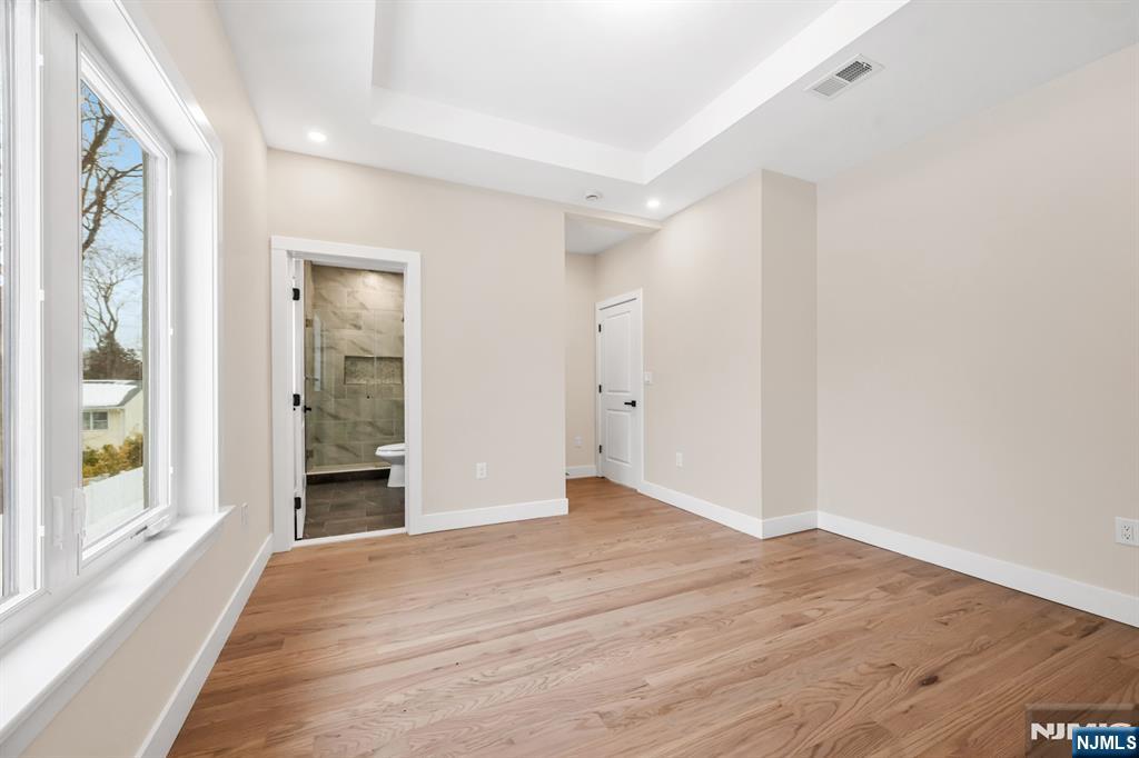 623 Alberta Drive Paramus, NJ 07652 - Photo 26 of 48