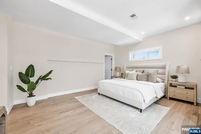 $1,999,995 | 623 Alberta Drive, Paramus, NJ 07652