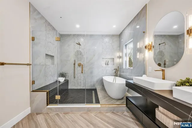 $1,999,995 | 623 Alberta Drive, Paramus, NJ 07652