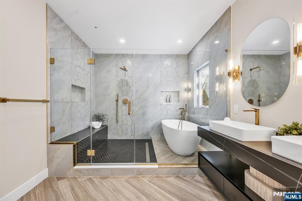 623 Alberta Drive Paramus, NJ 07652 - Photo 33 of 48