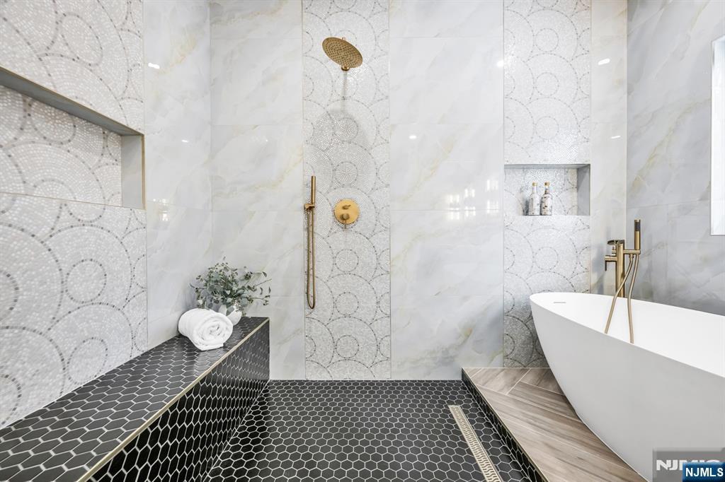 623 Alberta Drive Paramus, NJ 07652 - Photo 35 of 48