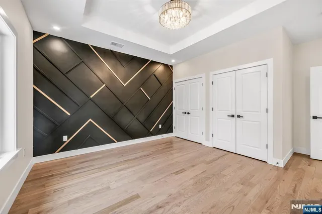 $1,999,995 | 623 Alberta Drive, Paramus, NJ 07652