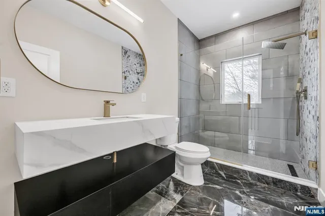 $1,999,995 | 623 Alberta Drive, Paramus, NJ 07652