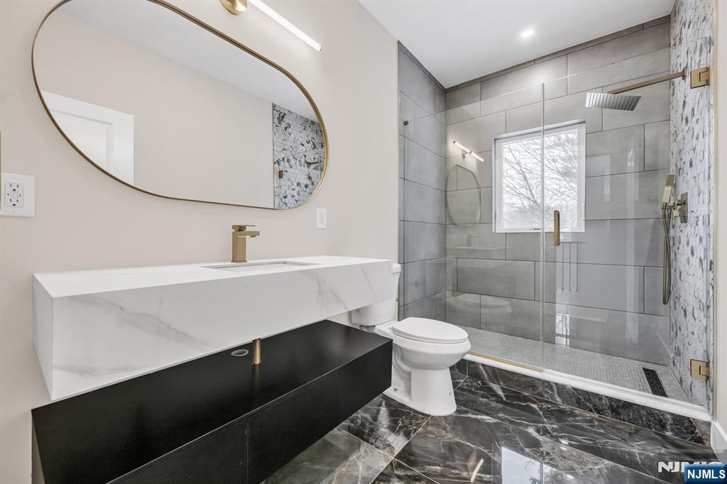 623 Alberta Drive Paramus, NJ 07652 - Photo 39 of 48