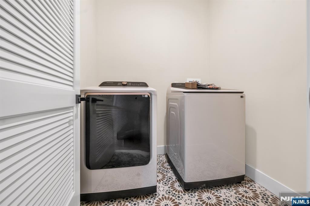 623 Alberta Drive Paramus, NJ 07652 - Photo 43 of 48