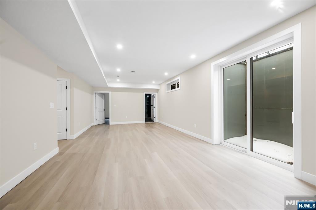 623 Alberta Drive Paramus, NJ 07652 - Photo 46 of 48