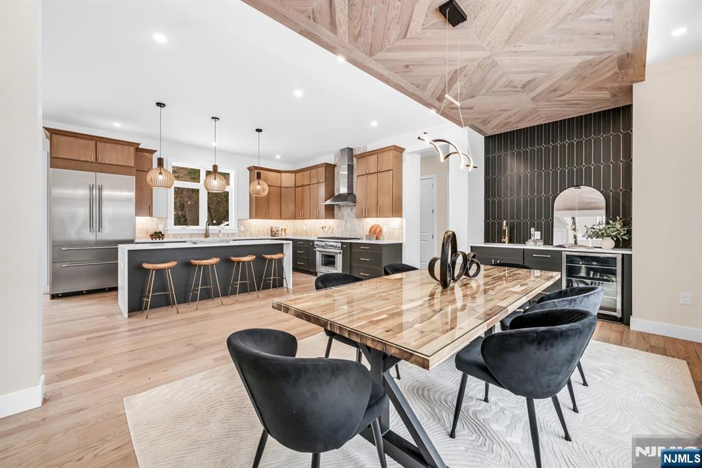 623 Alberta Drive Paramus, NJ 07652 - Photo 8 of 48