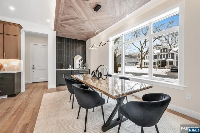 $1,999,995 | 623 Alberta Drive, Paramus, NJ 07652