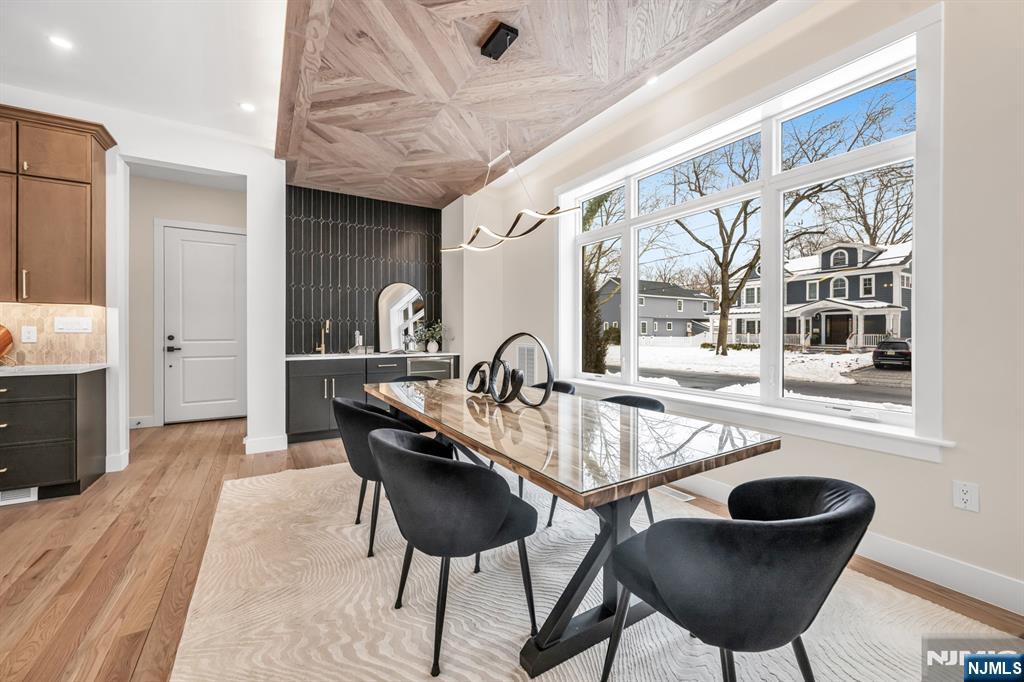 623 Alberta Drive Paramus, NJ 07652 - Photo 9 of 48