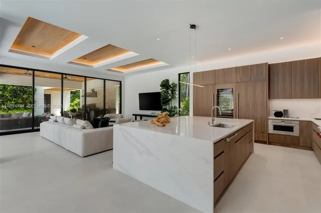 $11,995,000 | 6730 Southwest 115th Street, Pinecrest, FL 33156