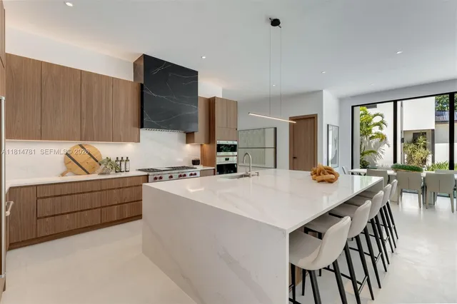 $11,995,000 | 6730 Southwest 115th Street, Pinecrest, FL 33156