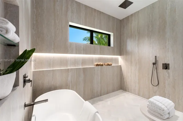 $11,995,000 | 6730 Southwest 115th Street, Pinecrest, FL 33156