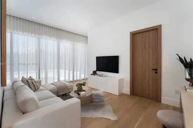 $11,995,000 | 6730 Southwest 115th Street, Pinecrest, FL 33156