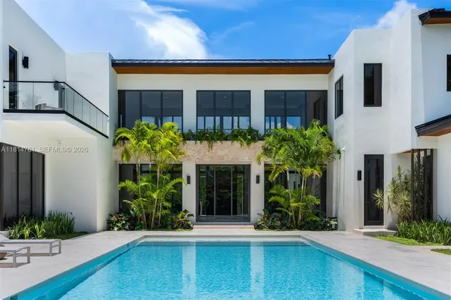 $11,995,000 | 6730 Southwest 115th Street, Pinecrest, FL 33156