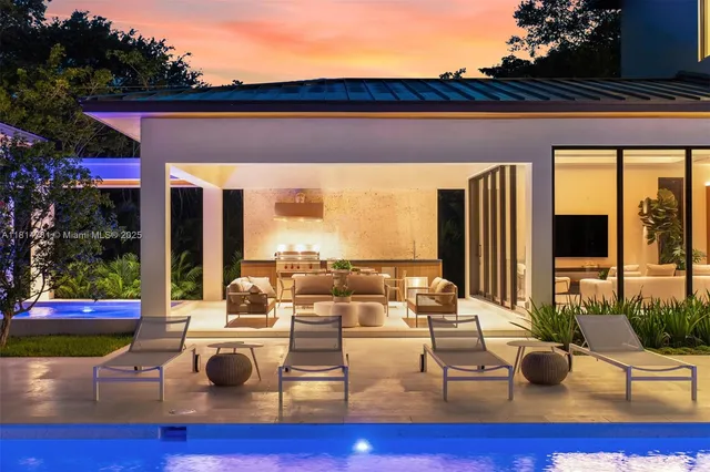 $11,995,000 | 6730 Southwest 115th Street, Pinecrest, FL 33156