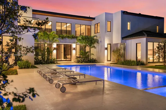 $11,995,000 | 6730 Southwest 115th Street, Pinecrest, FL 33156