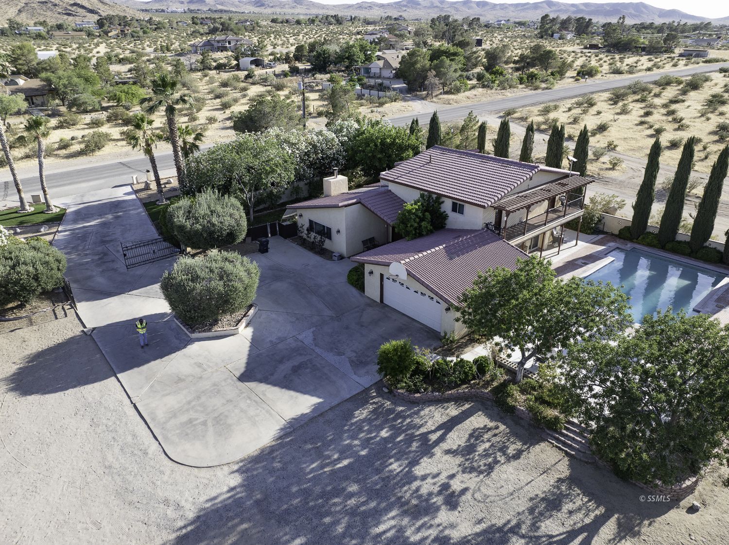 680 East Kendall Avenue Ridgecrest, CA 93555 - Photo 1 of 49