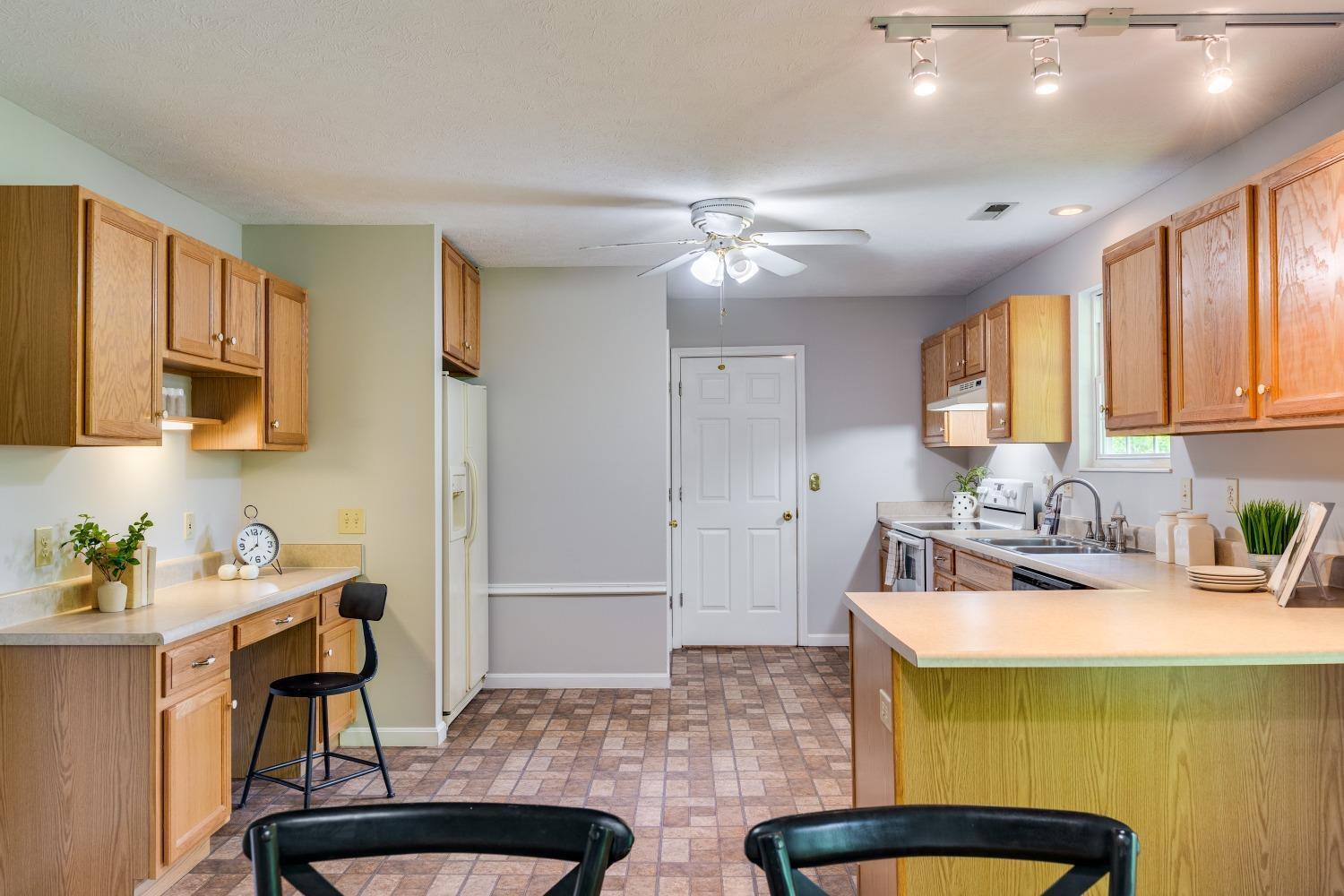 1404 Dale Road Amelia, OH 45102 - Photo 12 of 34 Gallery Image 12