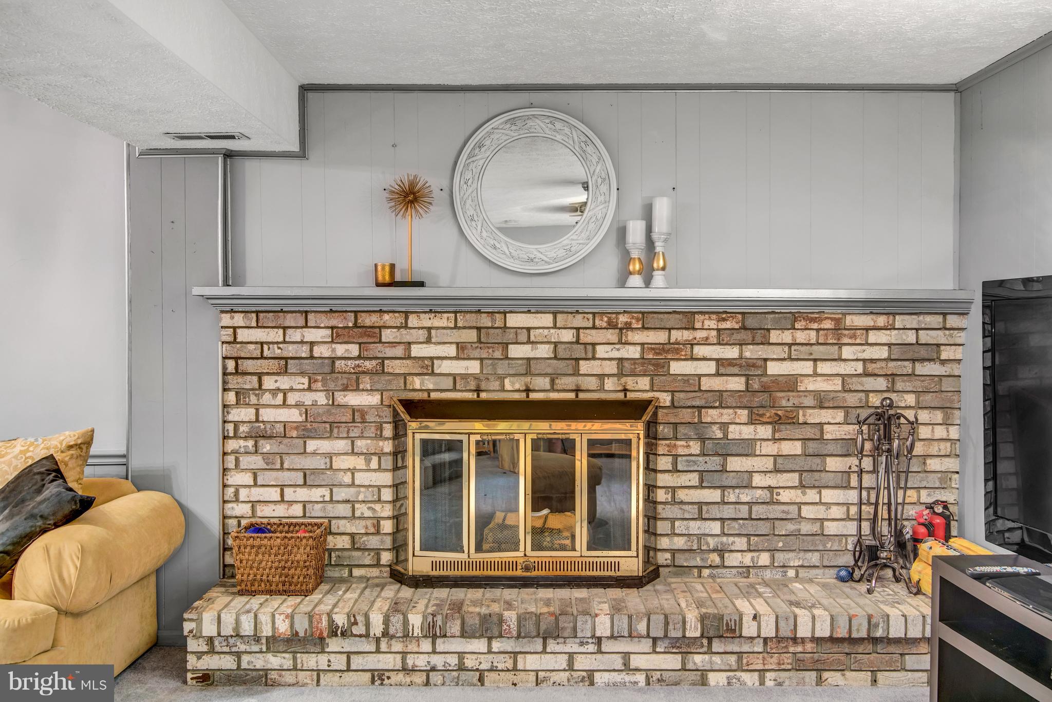 6825 Southfield Road Fort Washington, MD 20744 - Photo 21 of 30 Family Room