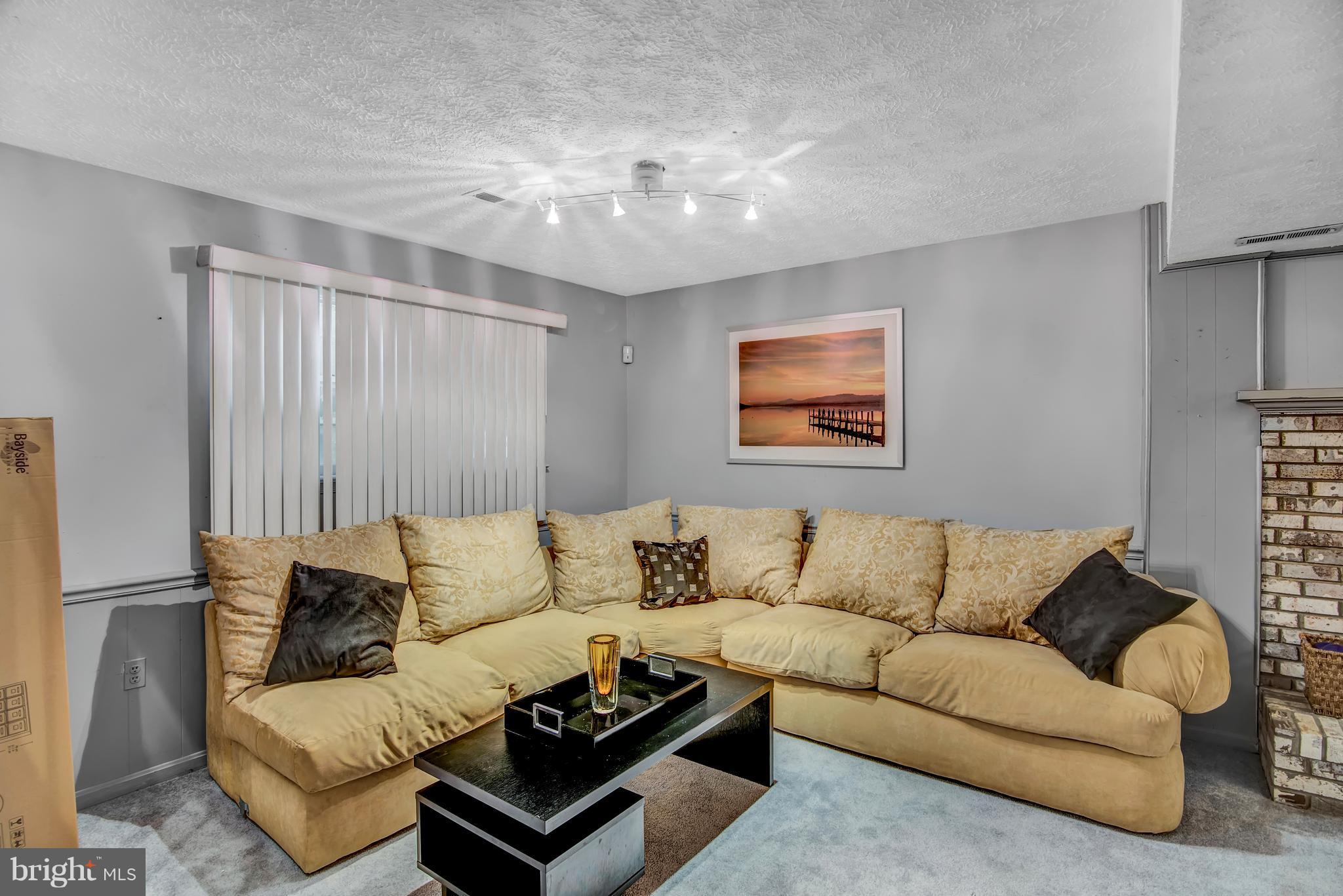 6825 Southfield Road Fort Washington, MD 20744 - Photo 23 of 30 Family Room