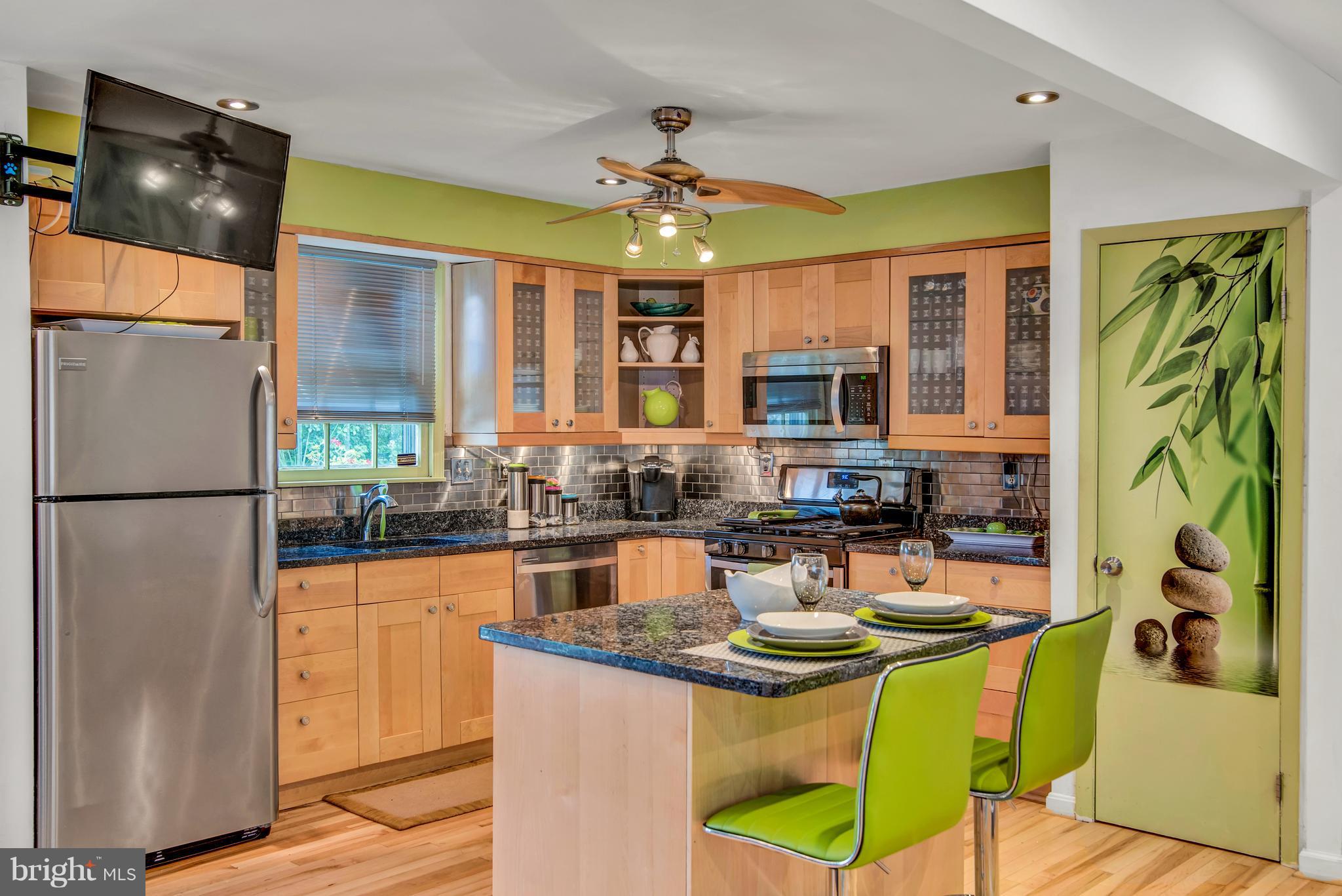 6825 Southfield Road Fort Washington, MD 20744 - Photo 6 of 30 Kitchen