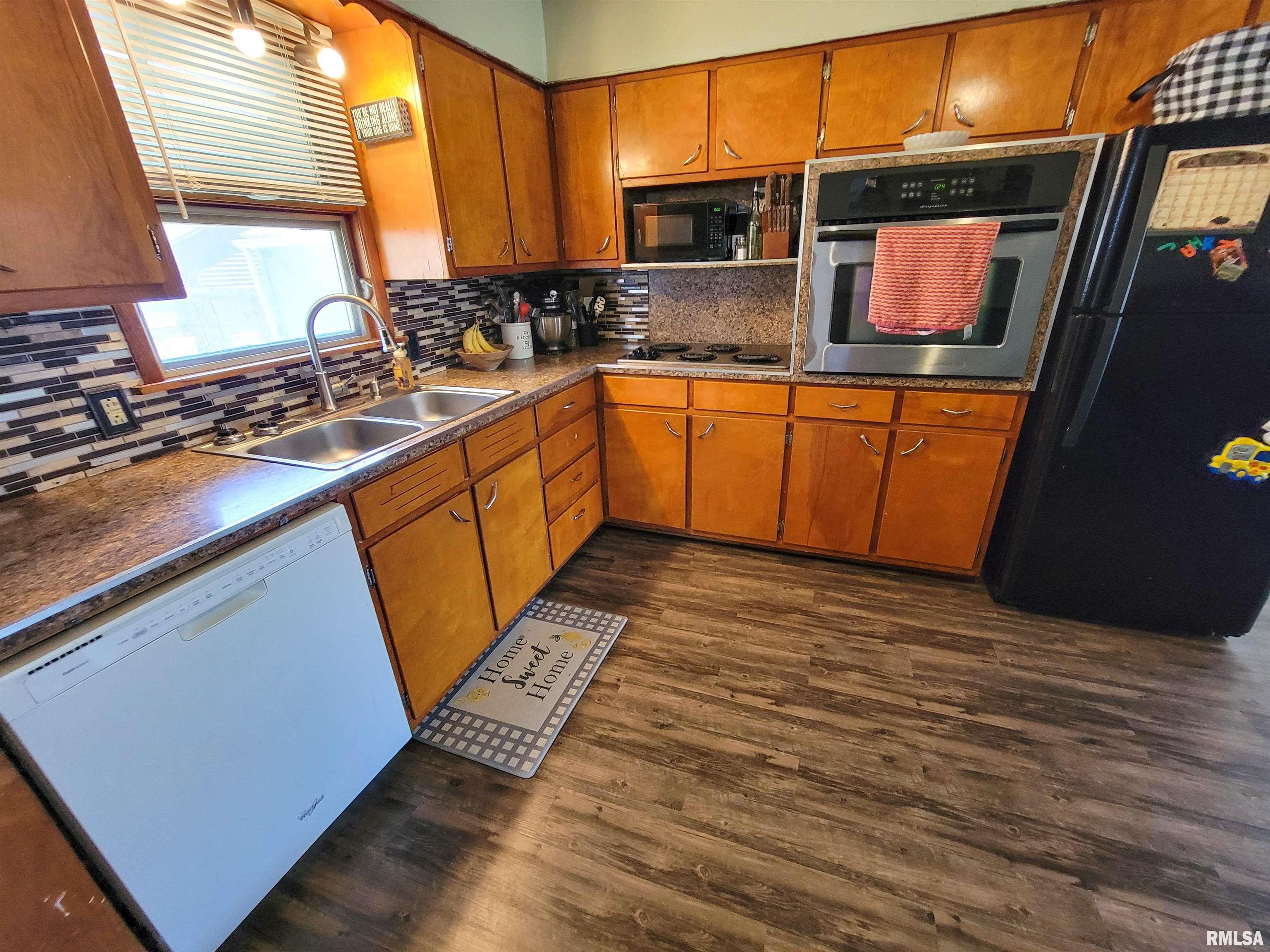 1122 Rider Street Flora, IL 62839 - Photo 12 of 66