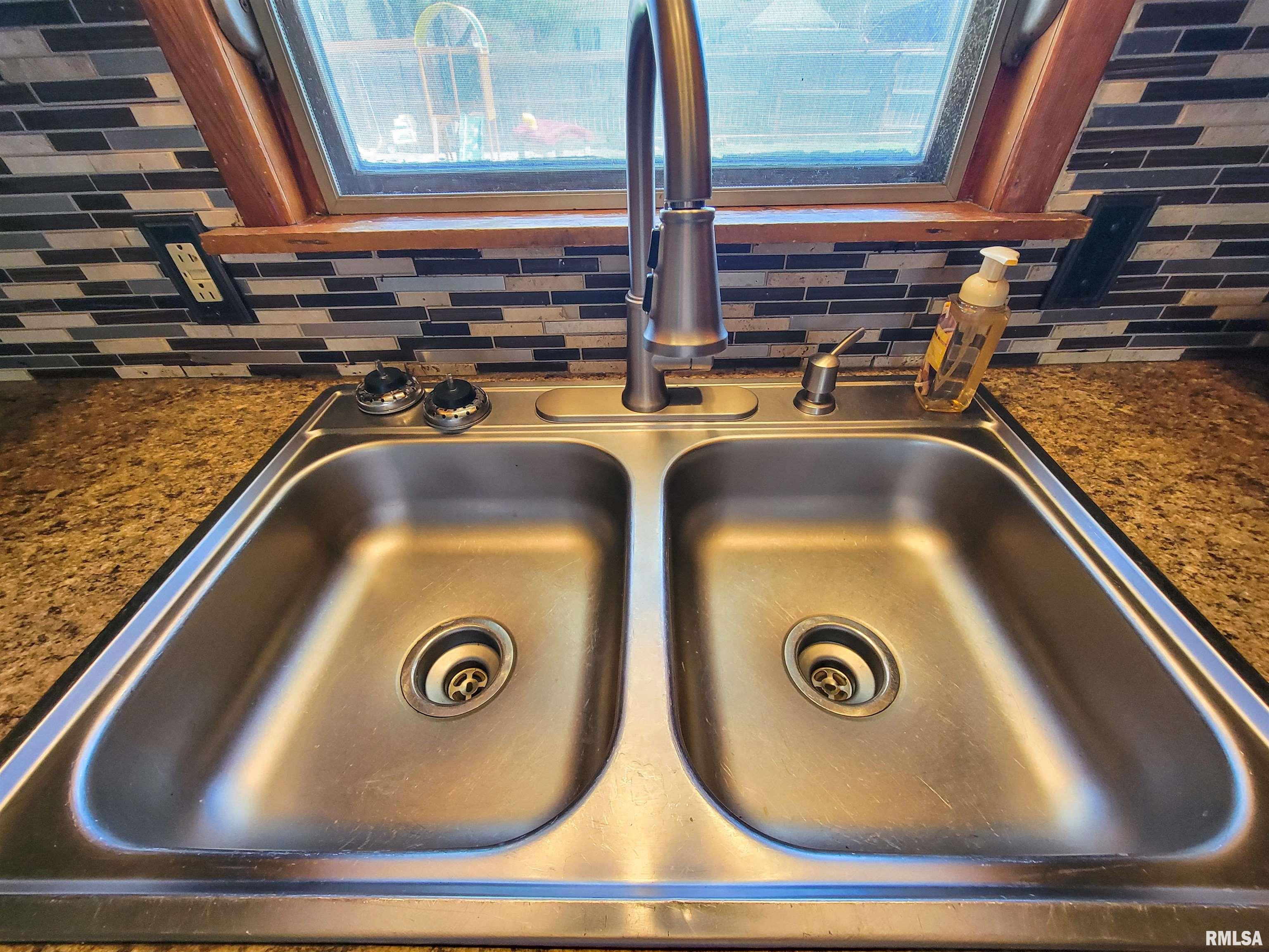 1122 Rider Street Flora, IL 62839 - Photo 15 of 66