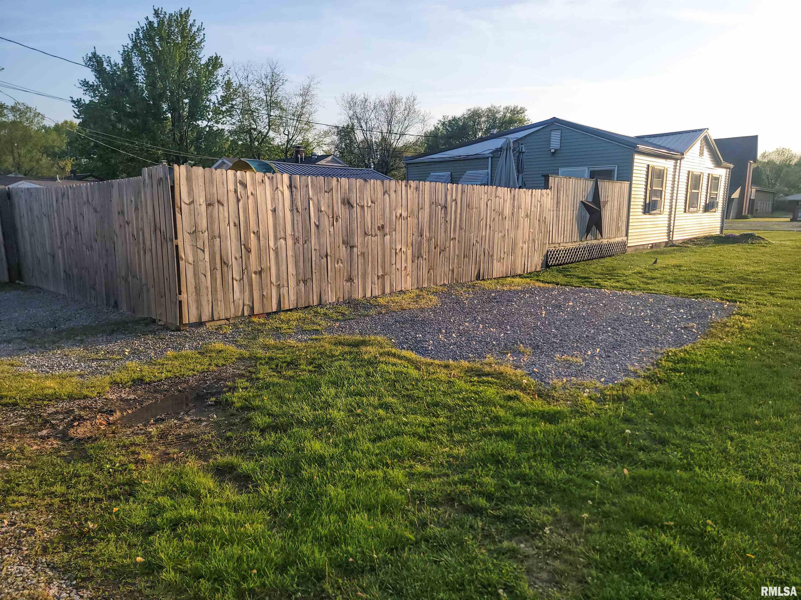 1122 Rider Street Flora, IL 62839 - Photo 2 of 66