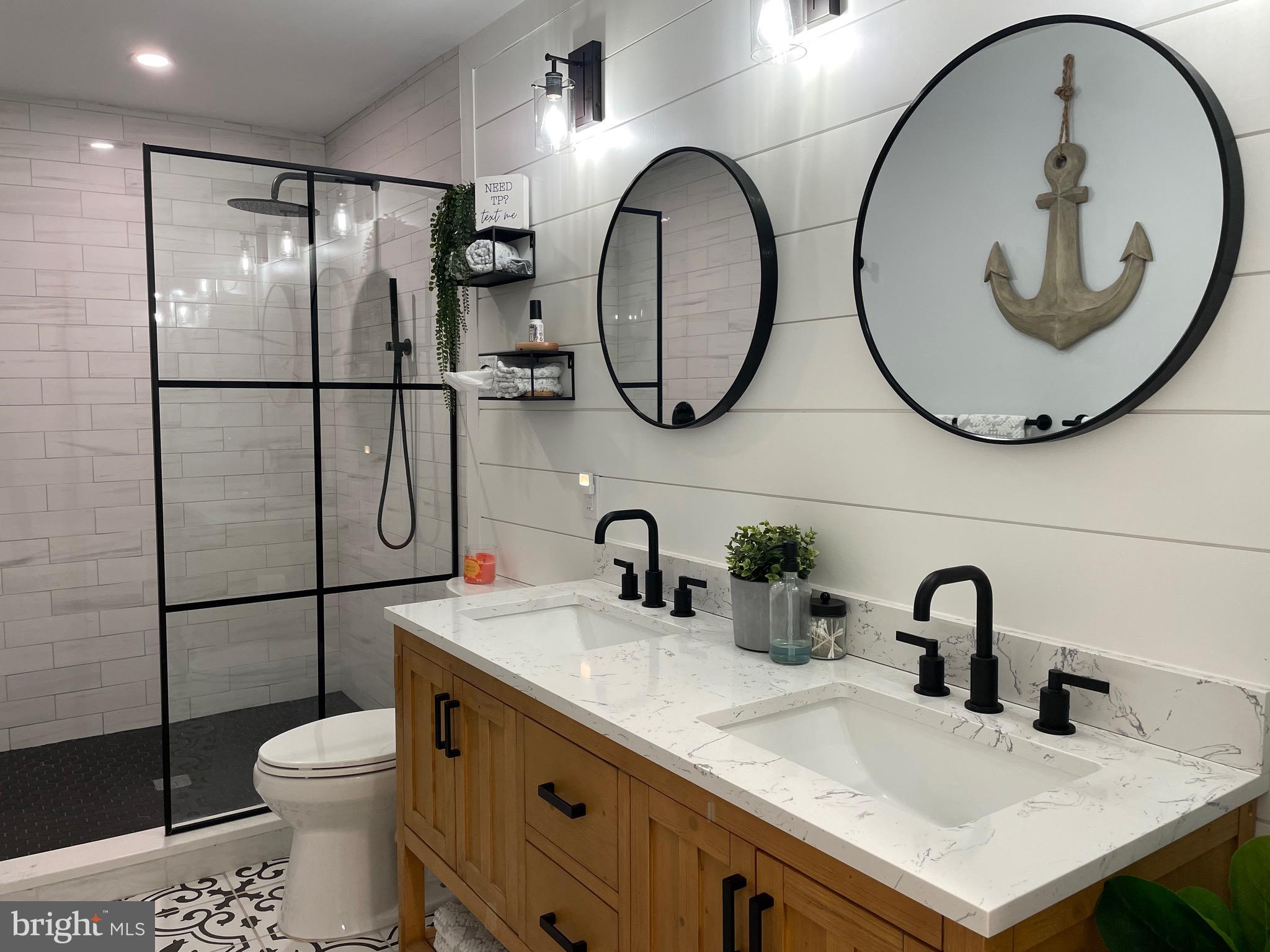 923 Short Road Dundalk, MD 21222 - Photo 15 of 17 Hall Bathroom