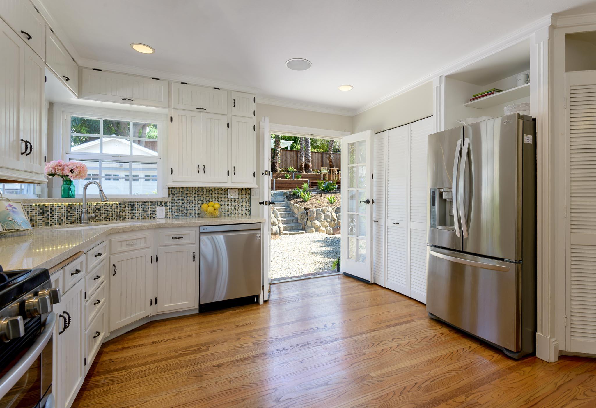 824 Cheltenham Road Santa Barbara, CA 93105 - Photo 5 of 14 Kitchen
