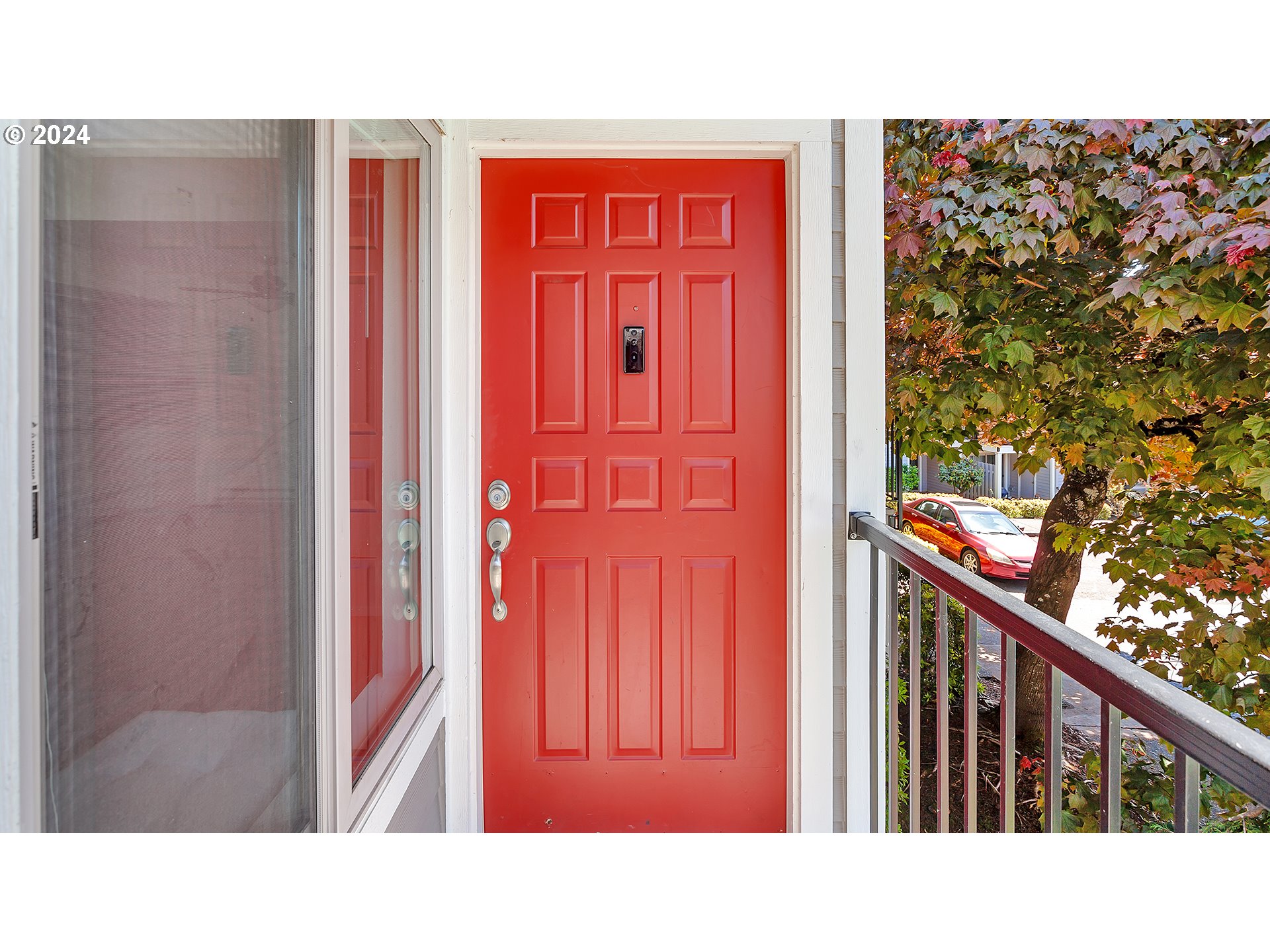 86 Kingsgate Road, Unit I201 Lake Oswego, OR 97035 - Photo 3 of 47 Entrance/Foyer
