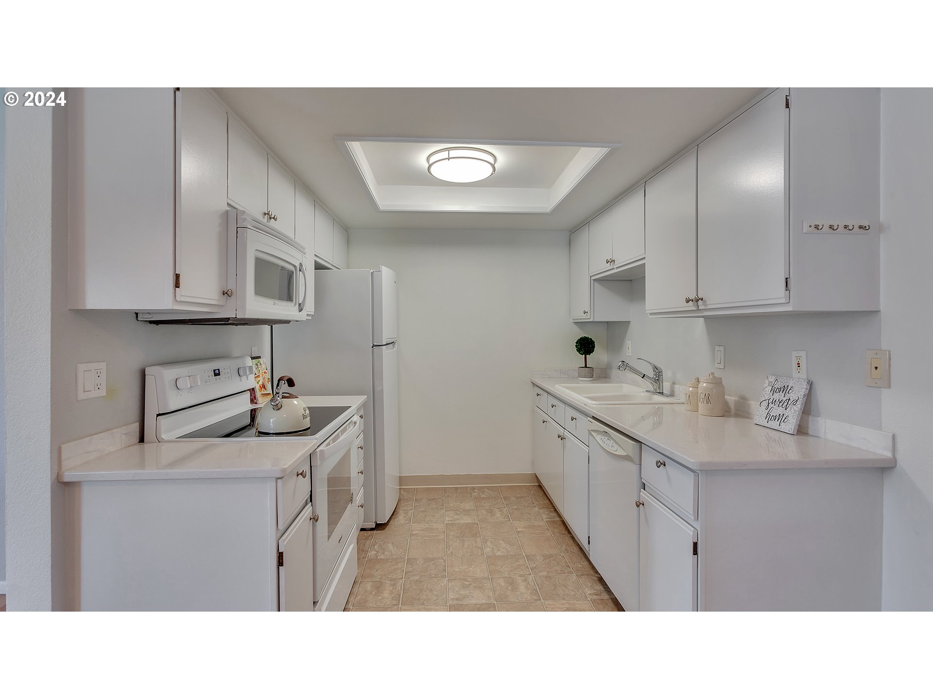 86 Kingsgate Road, Unit I201 Lake Oswego, OR 97035 - Photo 10 of 47 Kitchen