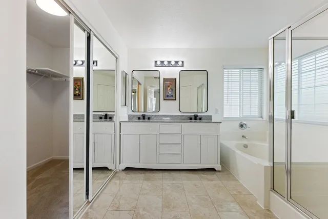 a view of back yard of the house