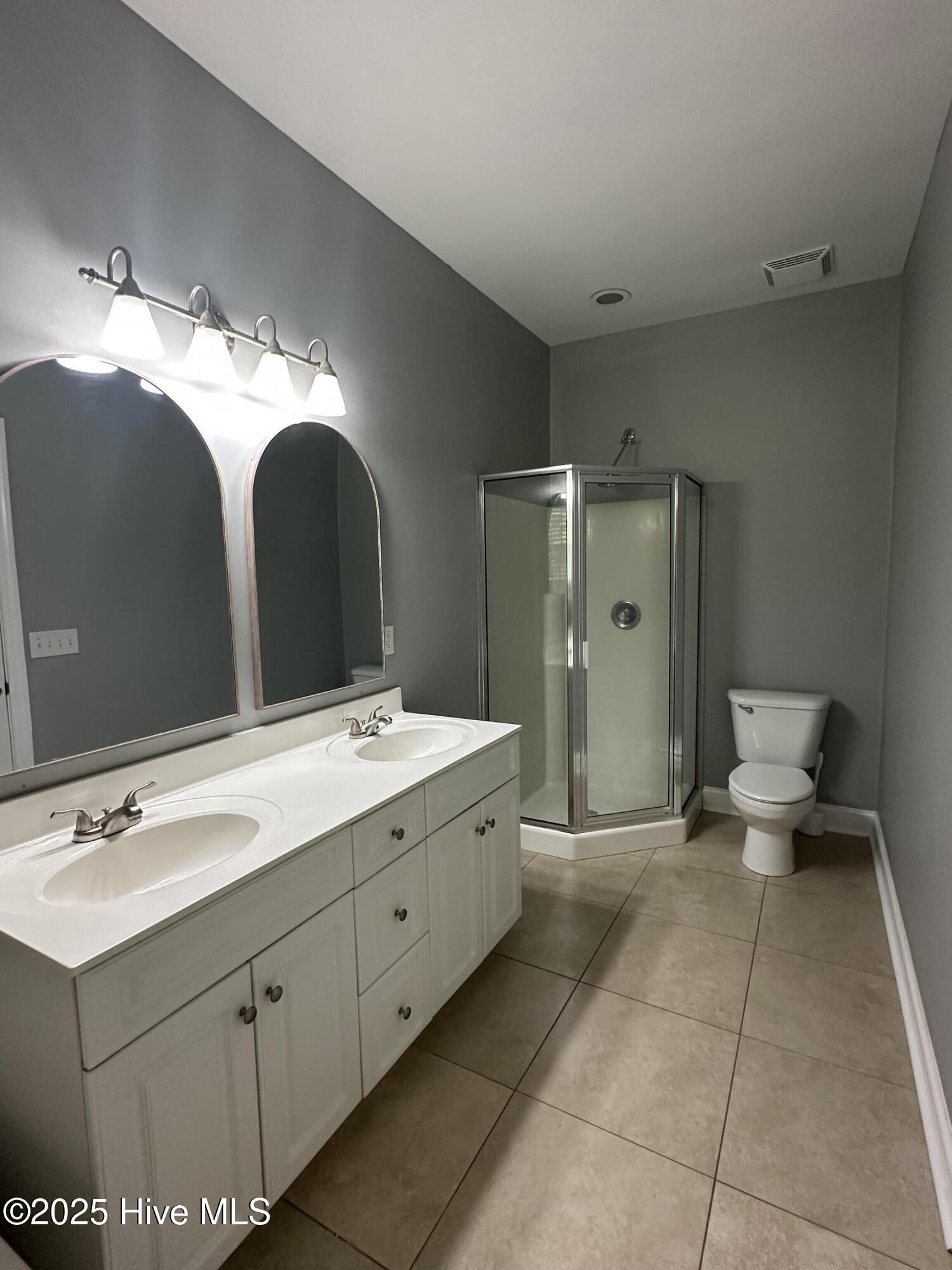 979 Cheshire Road Rocky Point, NC 28457 - Photo 22 of 54 Master Bath