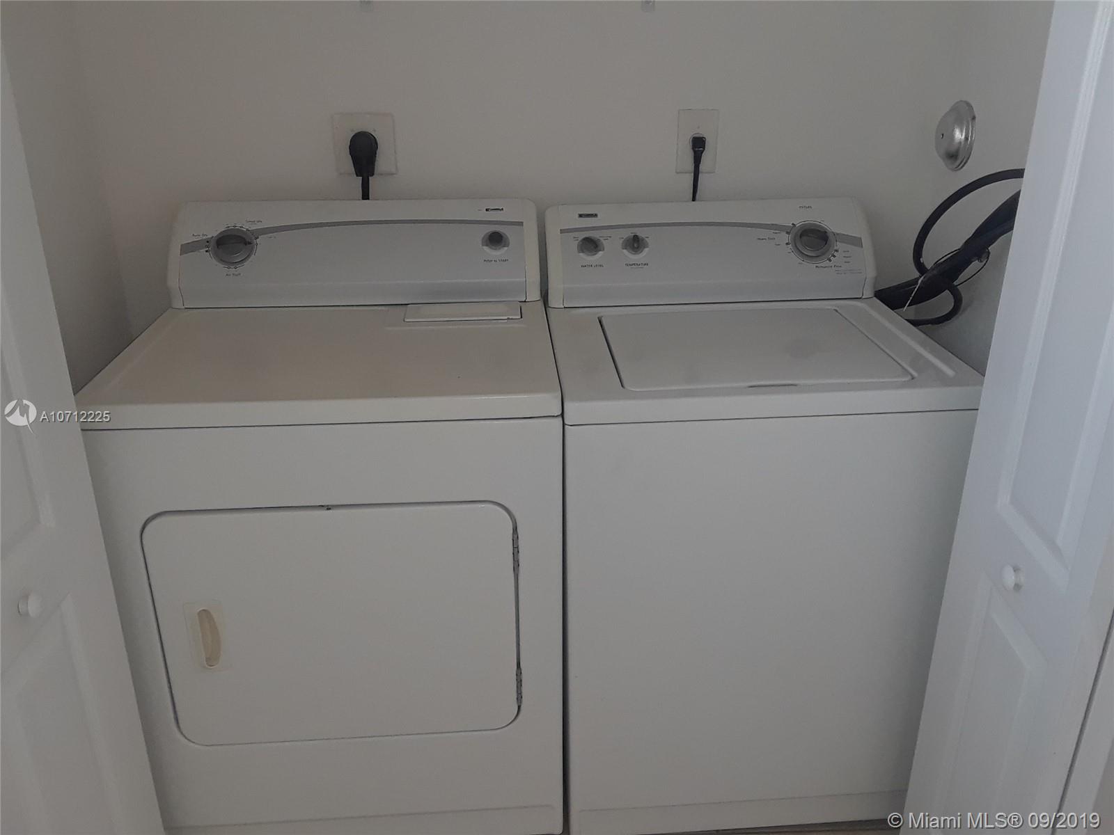 3168 Northeast 11th Street Homestead, FL 33033 - Photo 17 of 24 Laundry