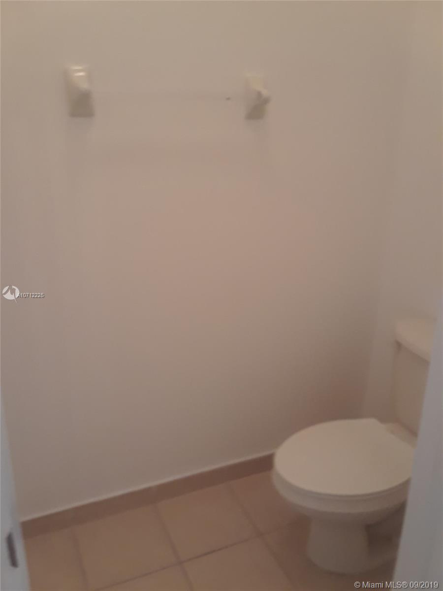 3168 Northeast 11th Street Homestead, FL 33033 - Photo 6 of 24 Master Bath
