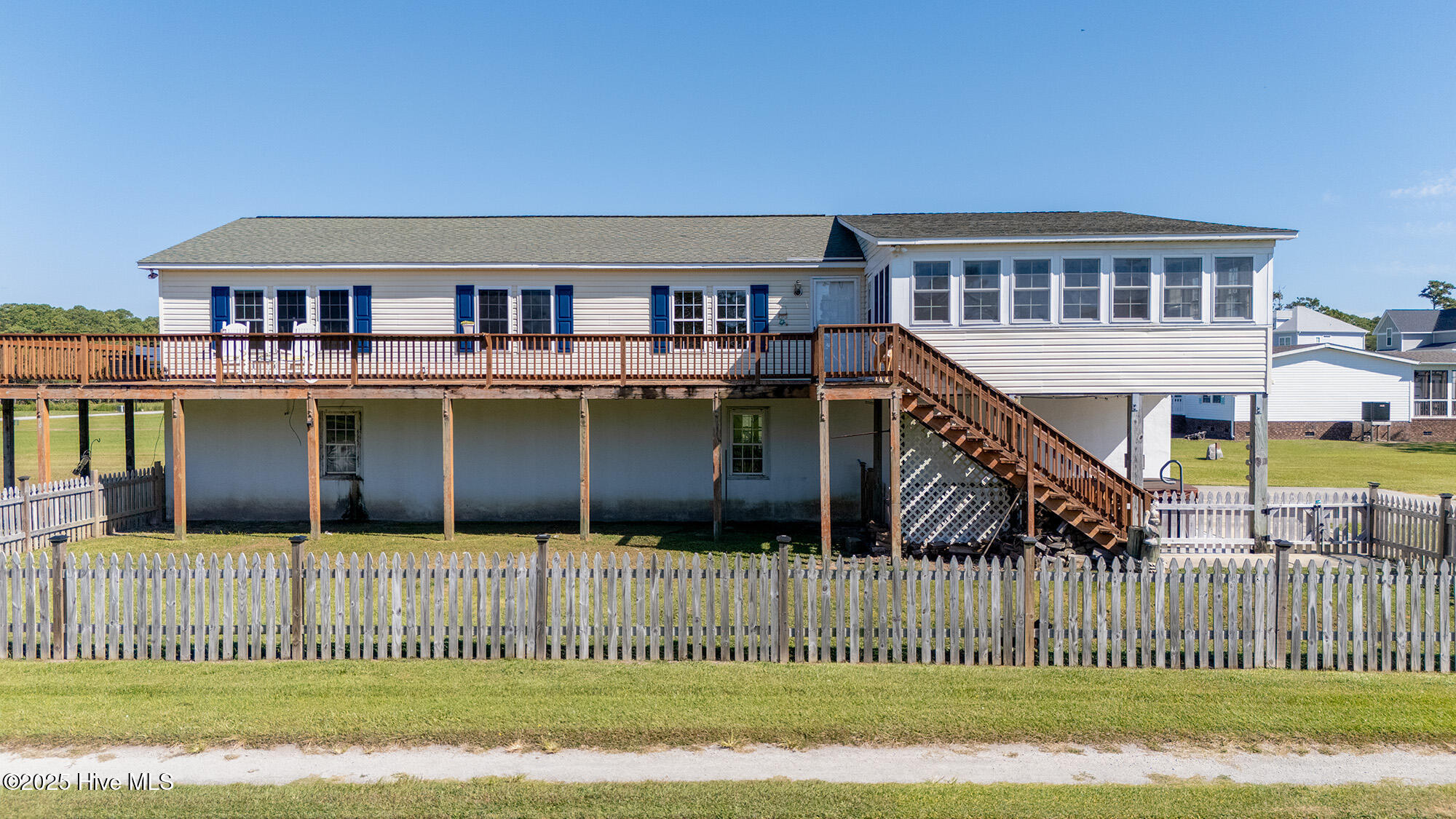 215 Landing Road Beaufort, NC 28516 - Photo 7 of 41 215 LANDING (19)