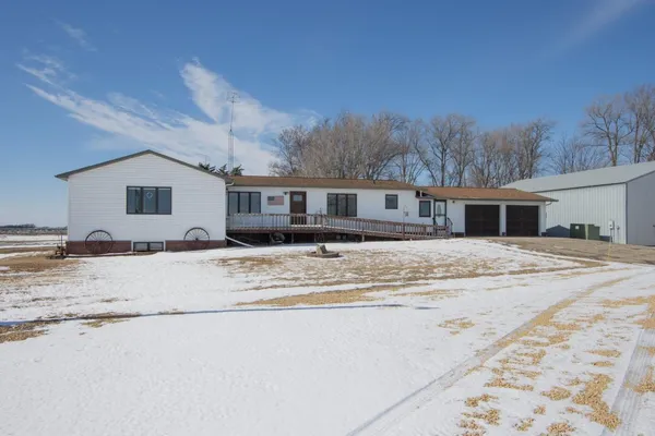 $599,900 | 48994 County Road 13, St. Peter, MN 56082