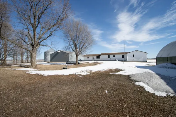 $599,900 | 48994 County Road 13, St. Peter, MN 56082