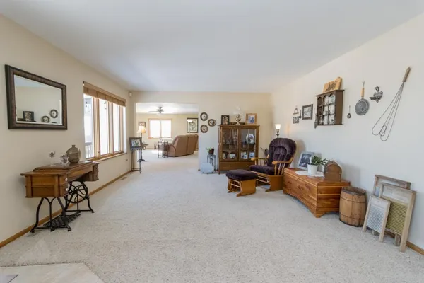 $599,900 | 48994 County Road 13, St. Peter, MN 56082