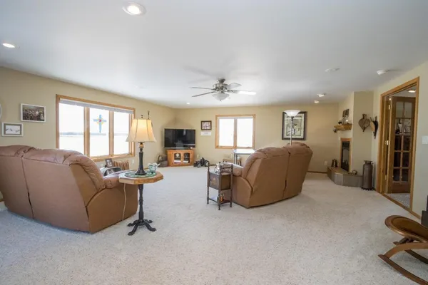 $599,900 | 48994 County Road 13, St. Peter, MN 56082