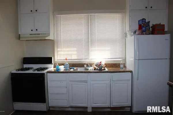 $39,500 | 408 South James Street, Carbondale, IL 62901